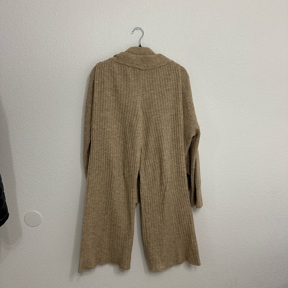H&M Tan Women's Sweater set small - Picture 2 of 9